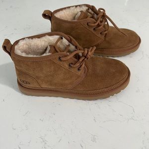 UGG